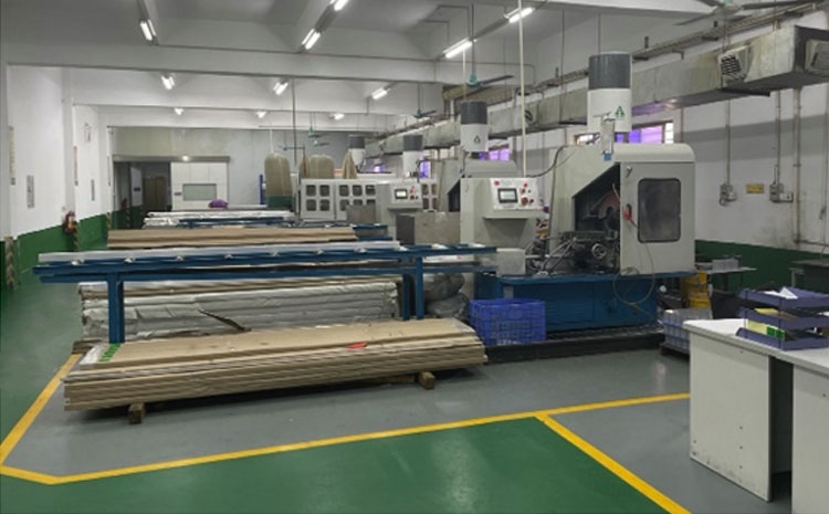 翰勝金屬專業(yè)從事液冷板、散熱片, 散熱系統(tǒng)深度定制化研發(fā)和生產(chǎn).jpg